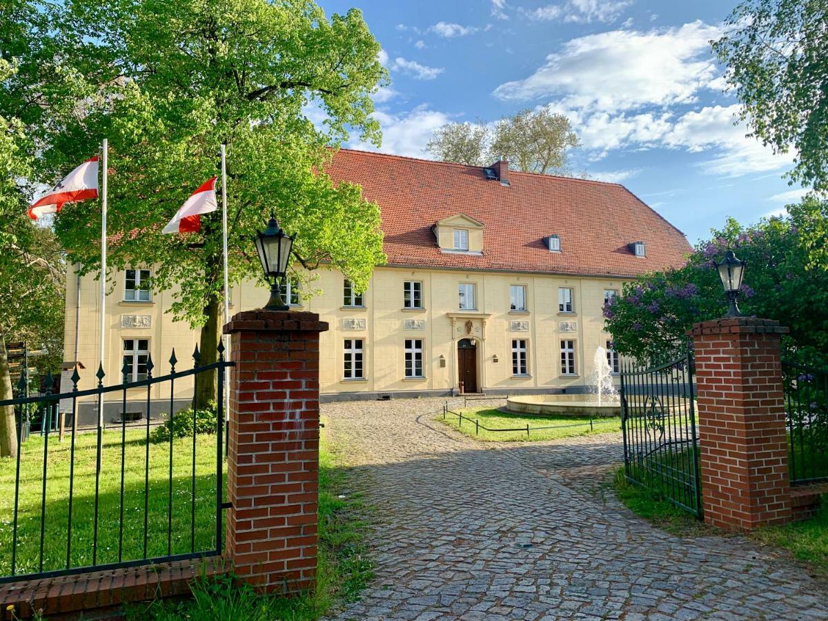 Schloss Diedersdorf Großbeeren Buitenkant foto